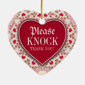 恋人の赤い一流のドアのシンボルや象徴のオーナメント セラミックオーナメント (裏面)