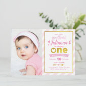 恋人の金ゴールドのピンクのバレンタインの第1誕生日の招待 招待状 (スタンド正面)