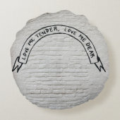 恋愛は私を優しく愛する壁の親愛引用文 ラウンドクッション (裏面)