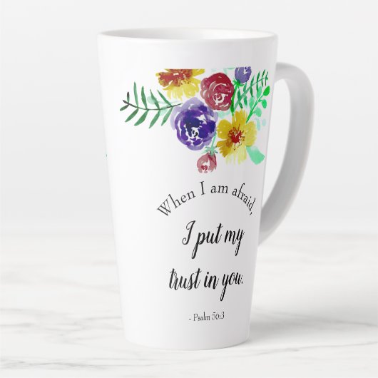 『恐れと神の信頼』に関する聖書のフローラ カフェラテマグ (右アングル)