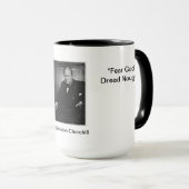 恐れの神、Dredの無価値- Churchillの引用文のマグ マグカップ (正面右)