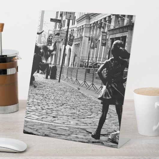 恐れを知らない娘 台座サイン (インサイチュ)