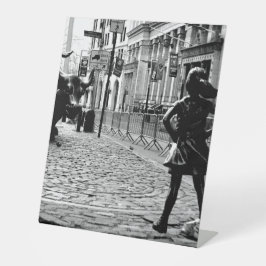 恐れを知らない娘 台座サイン