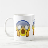 恐れEmojiで叫ぶ顔 コーヒーマグカップ (左)