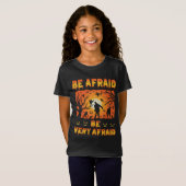 恐ろしく恐れる – 恐ろしいハロウィーンギフト Tシャツ (正面フル)