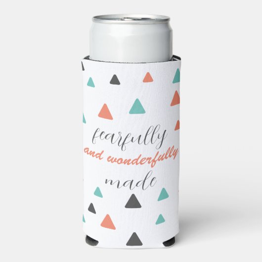 恐ろしく素晴らしく作られた三角形パターン引用文 スリム缶クーラー (Seltzer正面)