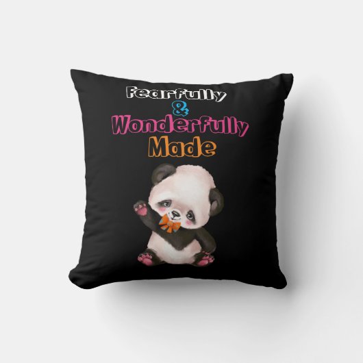 恐ろしく素晴らしく作られた可愛い クッション (正面)