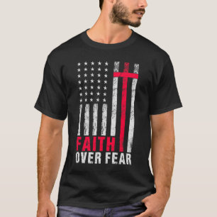 恐怖に対する信仰フラグタイポグラフィ Tシャツ