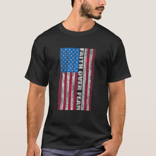 恐怖に対する信仰ヴィンテージ米国国旗Tシャツ Tシャツ (正面)