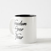 恐怖に対する自由 ツートーンマグカップ (正面左)