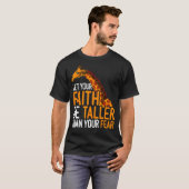 恐怖のアフリカのギルよりも信仰の高さを高くする Tシャツ (正面フル)