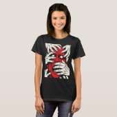 恐怖の赤い悪魔の顔 手で覆われたホラーアート Tシャツ (正面フル)