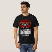 恐怖は弱さ強さは永遠である – 未開体育館 Tシャツ (正面フル)