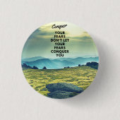 恐怖を征服するボタン 缶バッジ (正面)