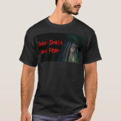 恐怖を恐れない恐ろしい少女 Tシャツ (正面)