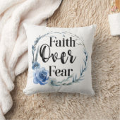 恐怖を超えた信仰ブルーフローラ クッション (ブランケット)