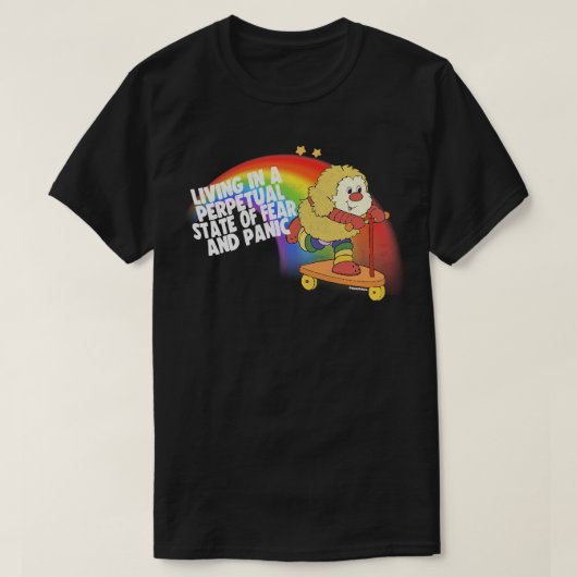 恐怖パニックの絶え間ない州に住むレトロ80 Tシャツ (デザイン正面)