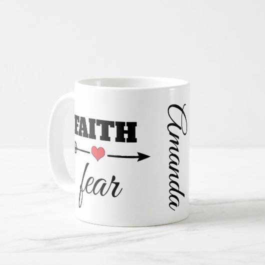 恐怖パーソナライズされた赤いハート矢印に対する信仰 コーヒーマグカップ (正面左)