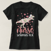 恐竜おもしろいスクラブナースライフRN看護LPNフロー Tシャツ (デザイン正面)