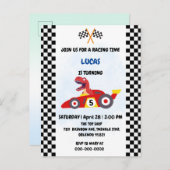 恐竜おもしろいレース車の少年子供の誕生日パーティー インビテーションポストカード (正面/裏面)