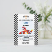 恐竜おもしろいレース車の少年子供の誕生日パーティー インビテーションポストカード (スタンド正面)