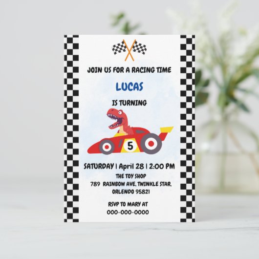 恐竜おもしろいレース車の少年子供の誕生日パーティー サンキューカード (スタンド正面)