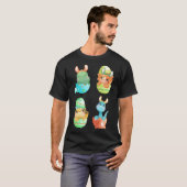 恐竜がイースターエッグから孵化する Tシャツ (正面フル)