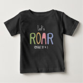 恐竜たちと一緒に吼えよう！子供の誕生日 ベビーTシャツ (正面)