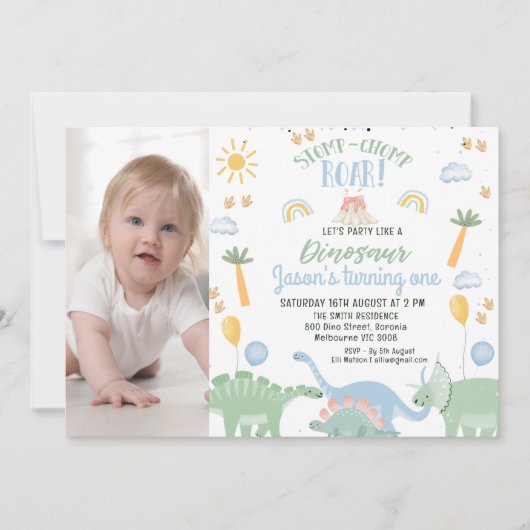 恐竜のような可愛い男の子の写真パーティー1歳の誕生日 招待状 (正面)