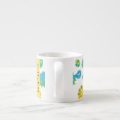 恐竜のパターン、可愛い恐竜、あなたの名前 エスプレッソカップ (裏面)