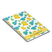 恐竜のパターン、可愛い恐竜、あなたの名前 ノートブック (右側)