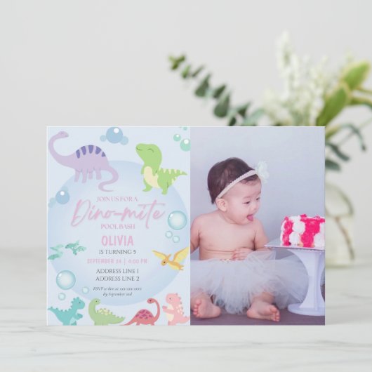 恐竜のプールパーティーの少女の誕生日 招待状 (スタンド正面)