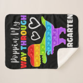 恐竜のポピンが幼稚園を通る シェルパブランケット (正面(横))