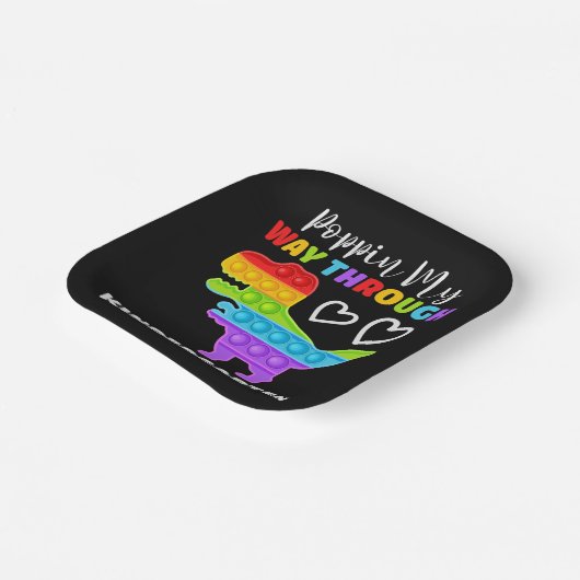 恐竜のポピンが幼稚園を通る ペーパープレート (傾斜あり)