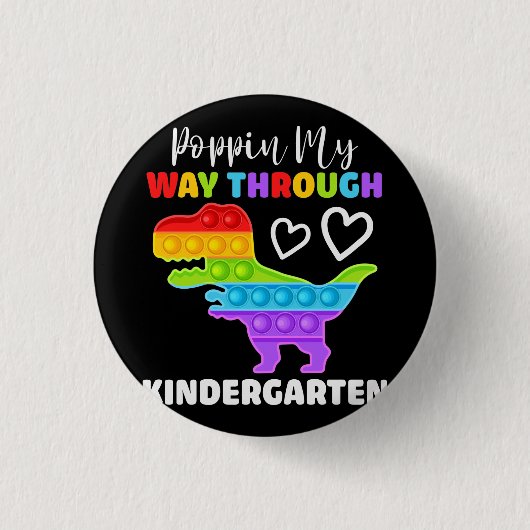 恐竜のポピンが幼稚園を通る 缶バッジ (正面)