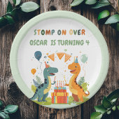 「恐竜の上を踏み越える誕生日 ペーパープレート