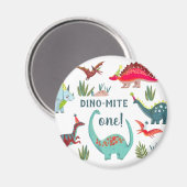 恐竜の少年の最初の1つの誕生日パーティー マグネット (正面/裏面)