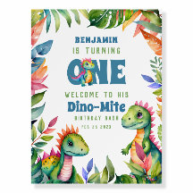 恐竜の最初の誕生日パーティーかわいい男の赤ちゃんへようこそ