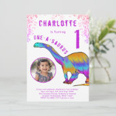恐竜の最初の誕生日パーティーピンク写真 招待状 (スタンド正面)