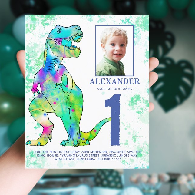 恐竜の最初の誕生日パーティー水彩写真 (Dinosaur T-Rex 1st birthday party invitation with photo template watercolor green and blue dino)