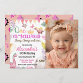 恐竜の最初の誕生日フォトワンサウルスの女の子 招待状 (正面/裏面)