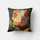 恐竜の肖像 - 大胆な爬虫類アート クッション (裏面)