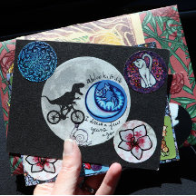 恐竜の自転車と月のレトロ80sディノ