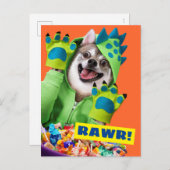 恐竜の衣装を着た犬 インビテーションポストカード (正面/裏面)