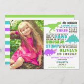 恐竜の誕生日の女の子パープルグリーンティール(緑がかった色)写真 招待状 (正面/裏面)