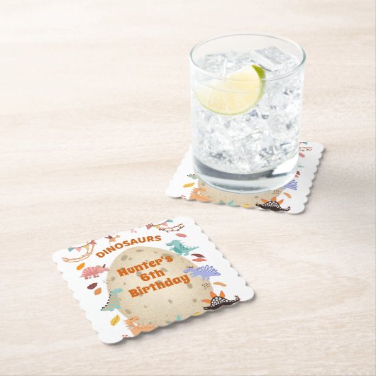 恐竜の誕生日パーティーと巨大なディノ卵 ペーパーコースター (インサイチュ)