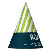 恐竜の誕生日パーティーにハッツグリーンストライプの パーティーハット (左)