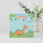 恐竜の誕生日パーティー、かわいいオレンジ色の漫画ディノ 招待状 (スタンド正面)