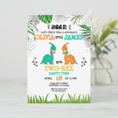 恐竜の誕生日任意の年齢ツインズパーティー水色 招待状 (スタンド正面)