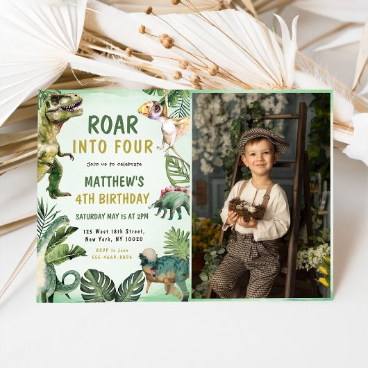 恐竜の轟音4歳の誕生日のパーティー写真 招待状